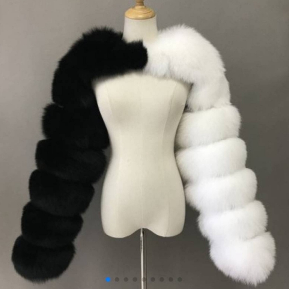 FLUFFY ARM SCARF